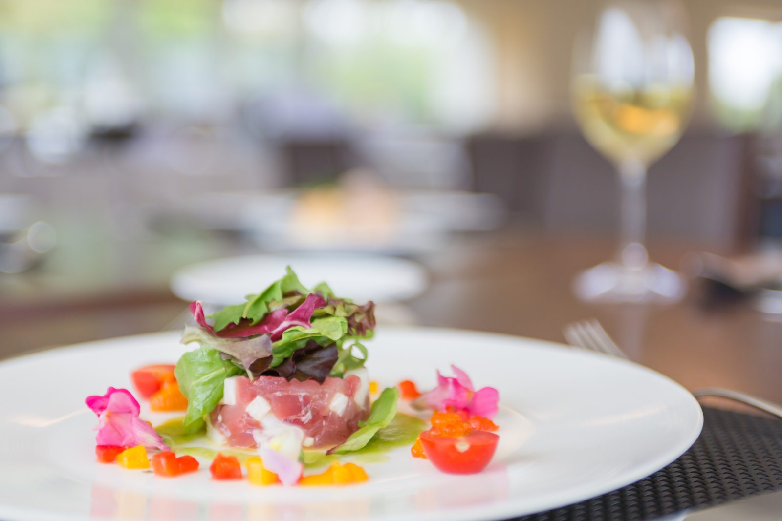 Competition between Hotel Chef and Vegetable Sommelier