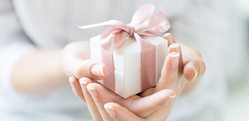 【記念日におすすめ】アニバーサリーケーキ＆花束のご案内